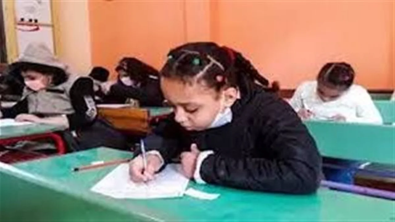 مواعيد امتحانات الصف الرابع الابتدائي 2025-2026 وضوابط التقييم وإجازة نصف العام بالتفصيل